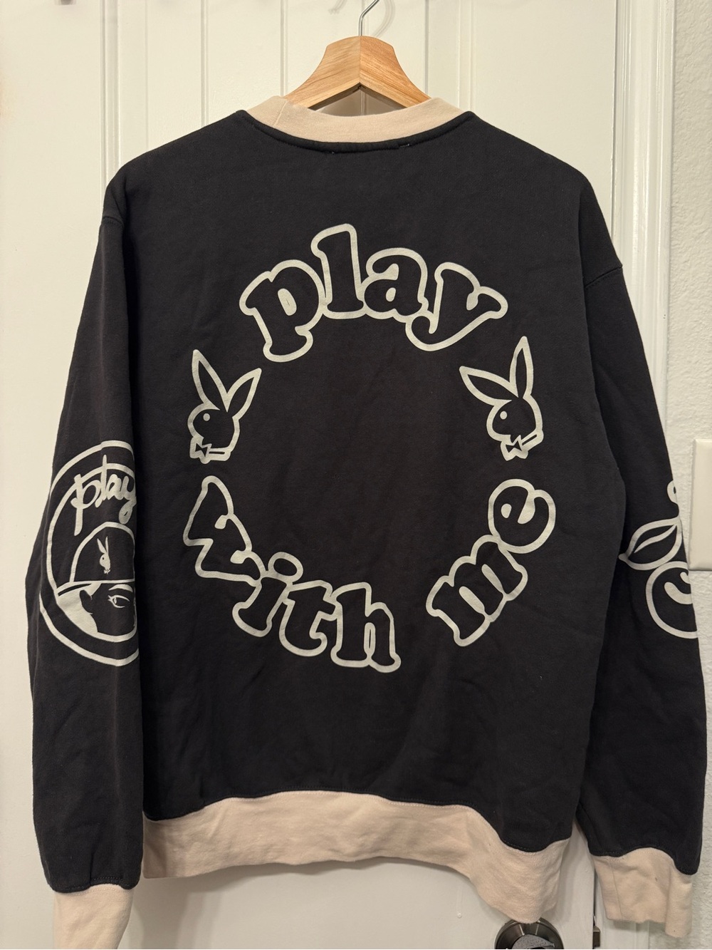 PLAYBOY by Pacsun Black Crewneck Sweatshirt with Cream Trim & White Graphic